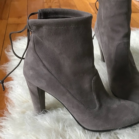 Stuart Weitzman LIKE NEW Glove Perfection booties - Picture 4 of 7
